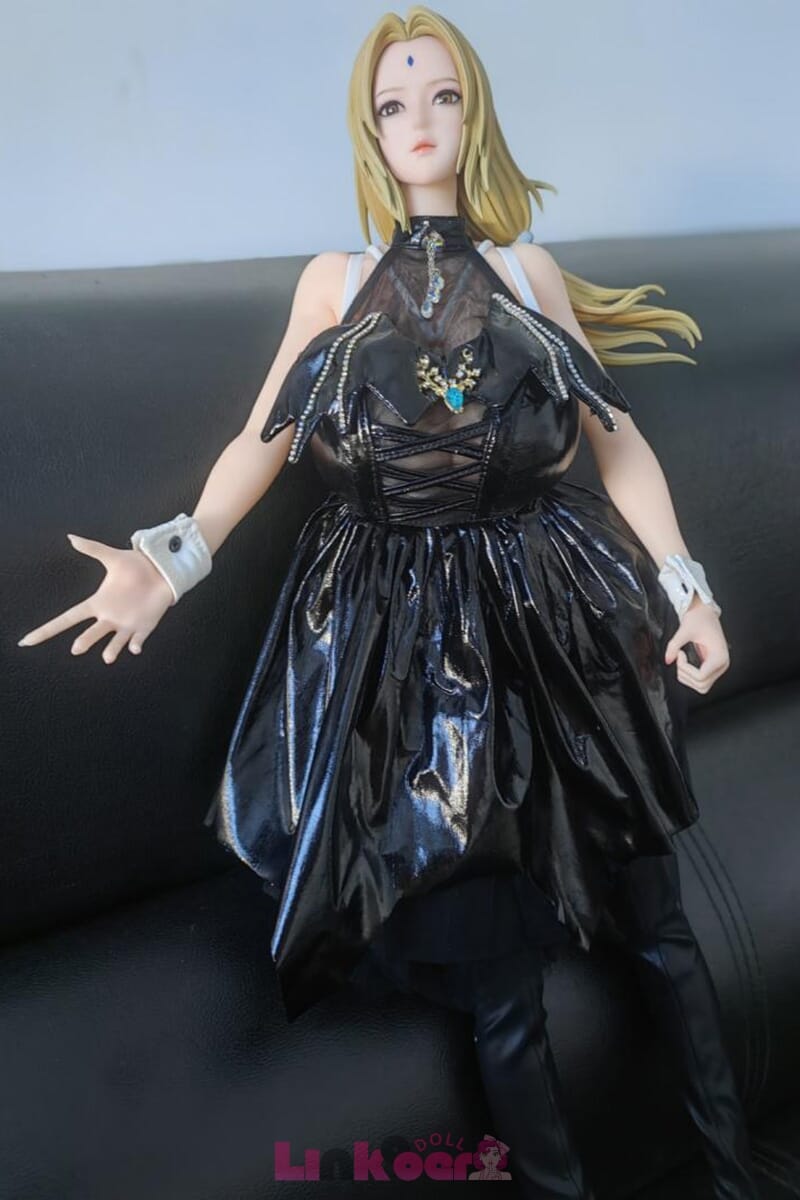 3kg-silicone-anime-mini-sex-toy-in-real-life-setting-3