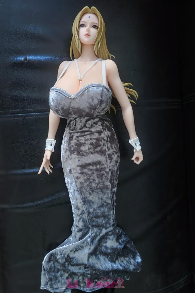 3kg-silicone-anime-mini-sex-toy-in-real-life-setting-4